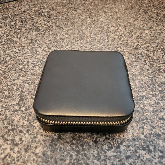 Mejuri Travel Jewelry Case - Picture 3 of 4